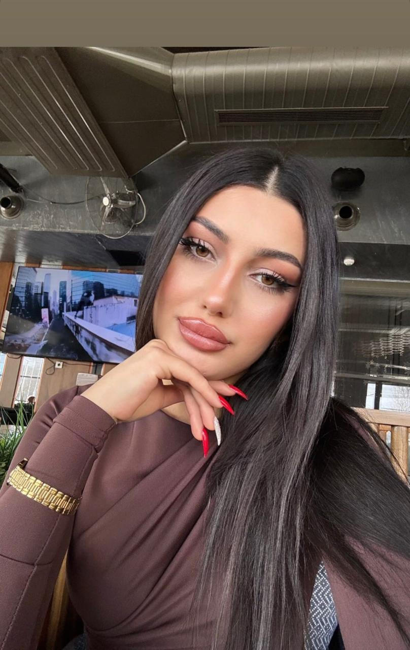 Petekli Huzurlu Bir Partner Bayan Escort Deren